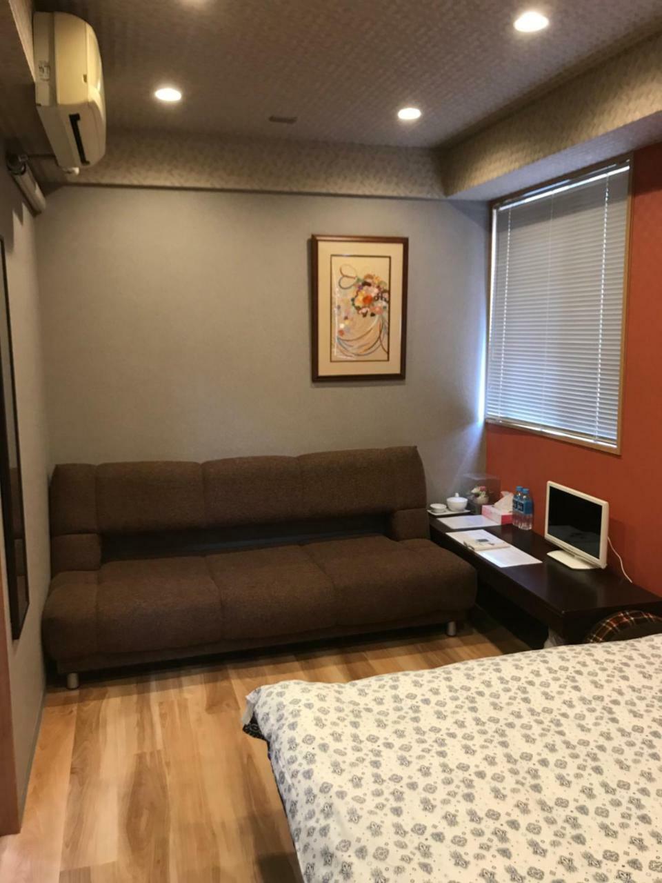 Career Cooporation Hotel Osaka Bagian luar foto